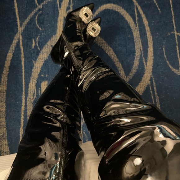 🆕 INC Patent Leather Boot w/box
Size 9.5 - Picture 2 of 8